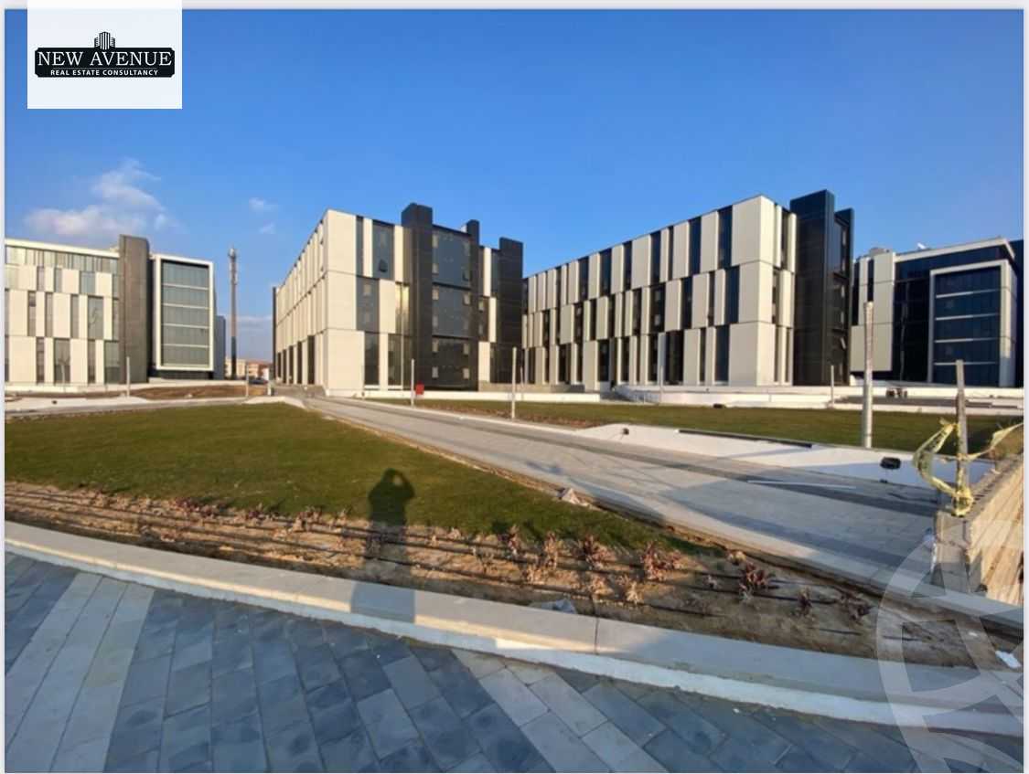 https://aqarmap.com.eg/en/listing/5651131-for-sale-cairo-new-cairo-compounds-hyde-park-business-district