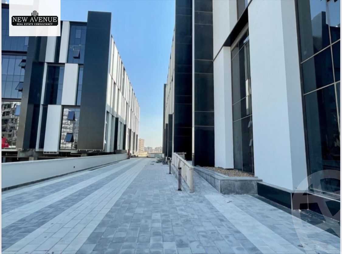 https://aqarmap.com.eg/en/listing/5651131-for-sale-cairo-new-cairo-compounds-hyde-park-business-district