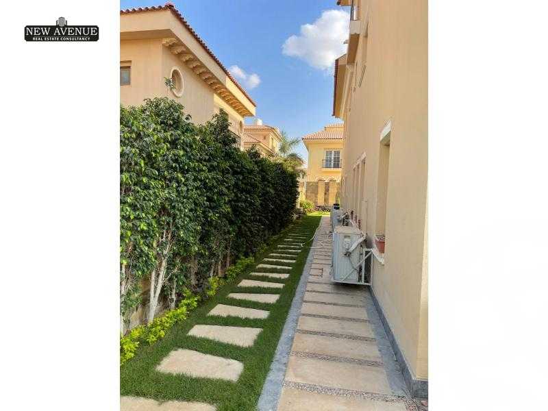 https://aqarmap.com.eg/ar/listing/5687824-for-sale-cairo-new-cairo-compounds-hyde-park-centre-ville-hyde-park
