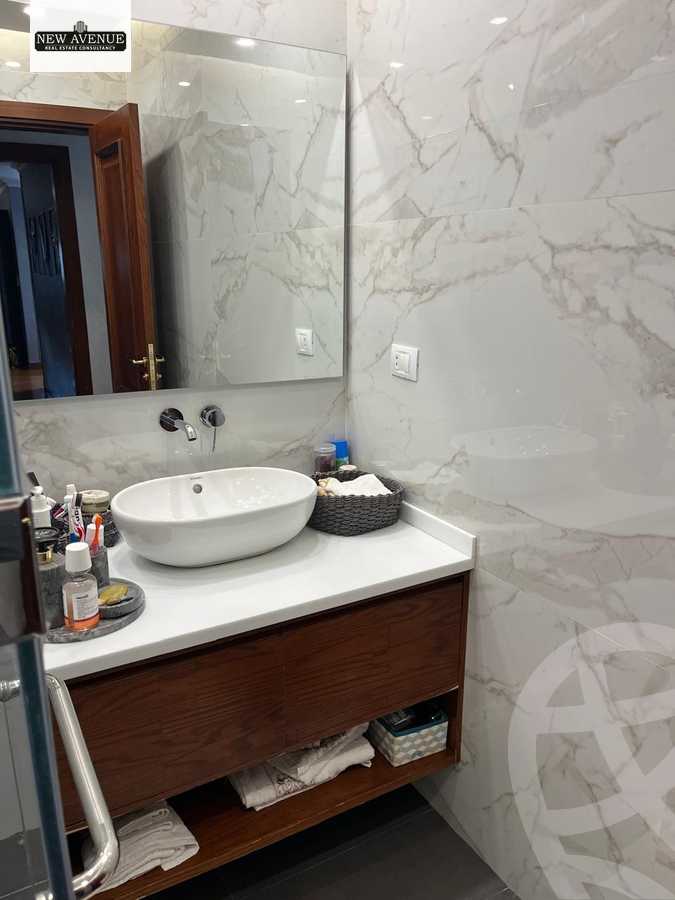 https://aqarmap.com.eg/ar/listing/5690340-for-sale-cairo-new-cairo-compounds-lakeview-residence