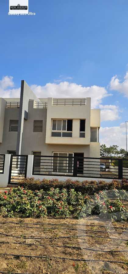 https://aqarmap.com.eg/en/listing/5696216-for-sale-cairo-new-cairo-compounds-hyde-park-centre-ville-hyde-park