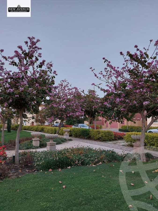 https://aqarmap.com.eg/en/listing/5696323-for-sale-cairo-new-cairo-compounds-hyde-park