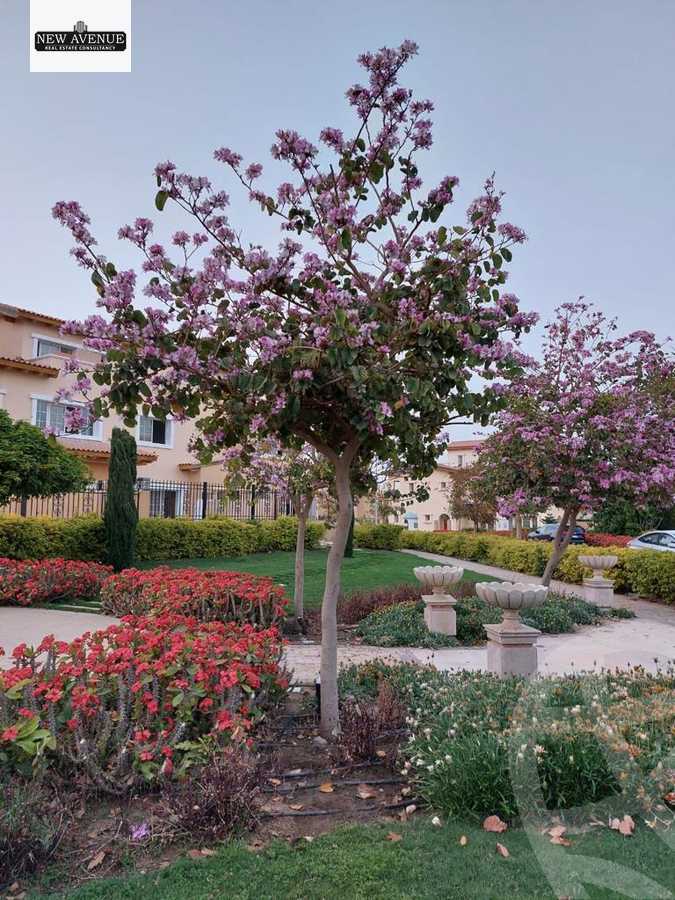 https://aqarmap.com.eg/en/listing/5696323-for-sale-cairo-new-cairo-compounds-hyde-park