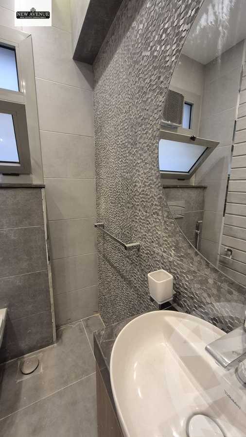 https://aqarmap.com.eg/en/listing/5708720-for-sale-cairo-new-cairo-compounds-blm-hylz-nyw-kyrw