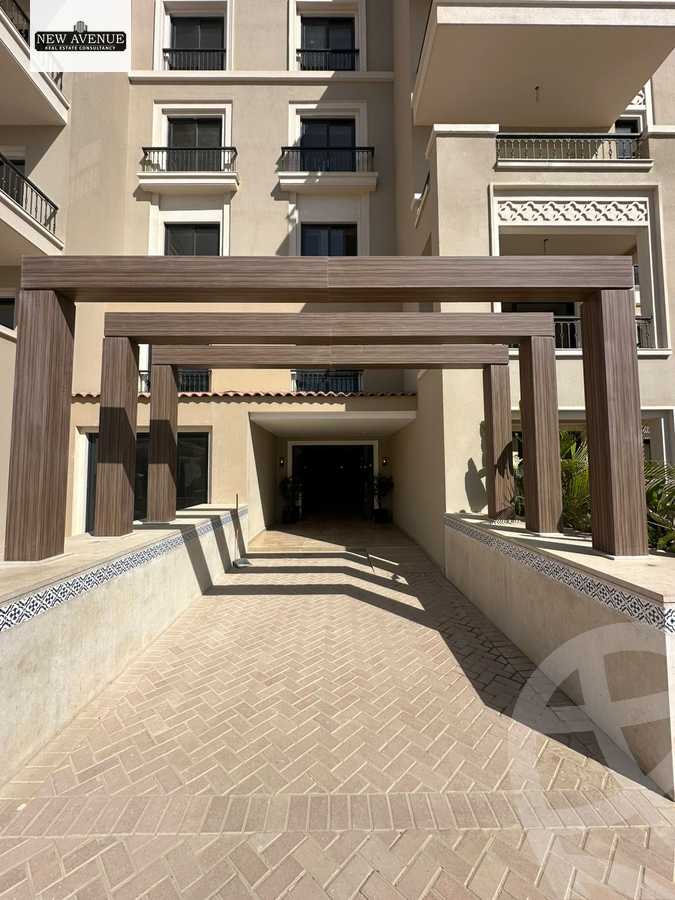 https://aqarmap.com.eg/en/listing/5708760-for-sale-cairo-el-sheikh-zayed-city-compounds-kmbwnd-fyldj-wyst-dr-llttwyr