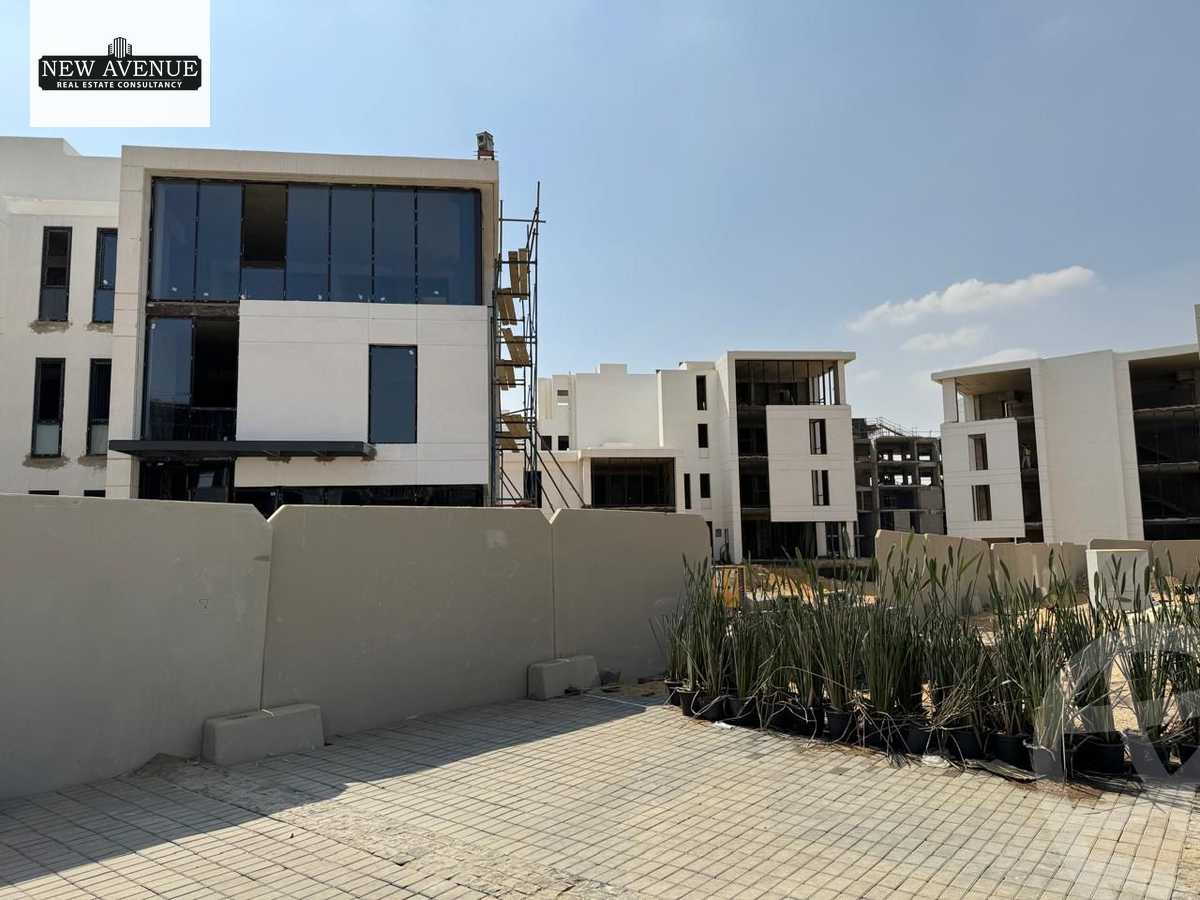 https://aqarmap.com.eg/en/listing/5728506-for-sale-cairo-new-cairo-compounds-mountain-view-hyde-park