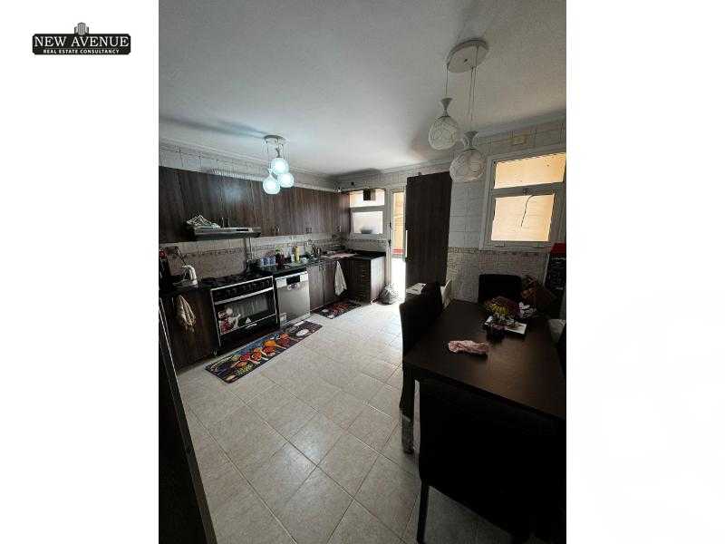 https://aqarmap.com.eg/ar/listing/5737338-for-sale-cairo-new-cairo-lrhb-city-phase-4-mohammed-farid-st