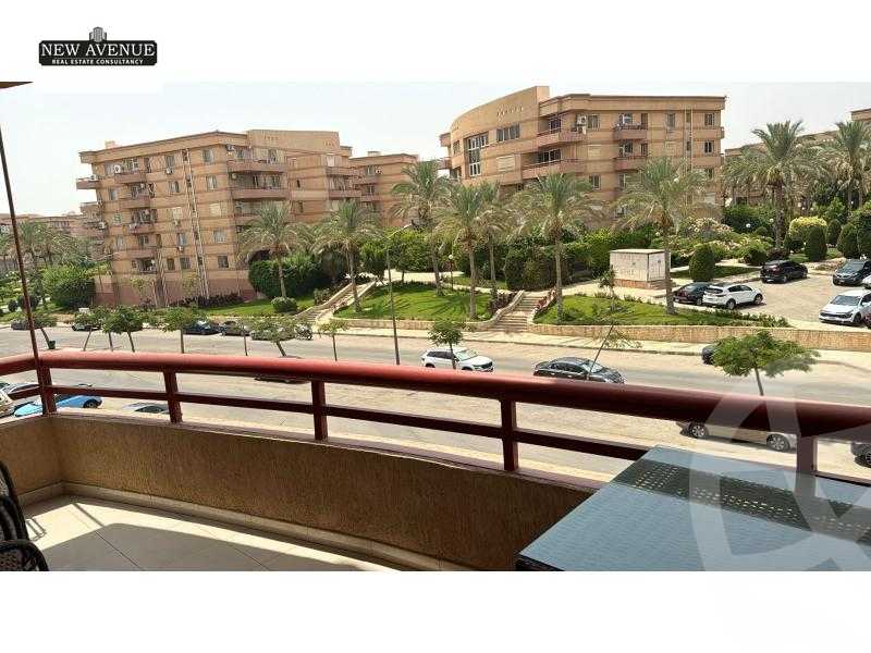https://aqarmap.com.eg/ar/listing/5737338-for-sale-cairo-new-cairo-lrhb-city-phase-4-mohammed-farid-st