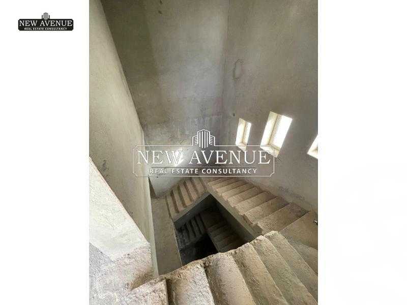 https://aqarmap.com.eg/ar/listing/5741168-for-sale-cairo-new-cairo-compounds-hyde-park-centre-ville-hyde-park