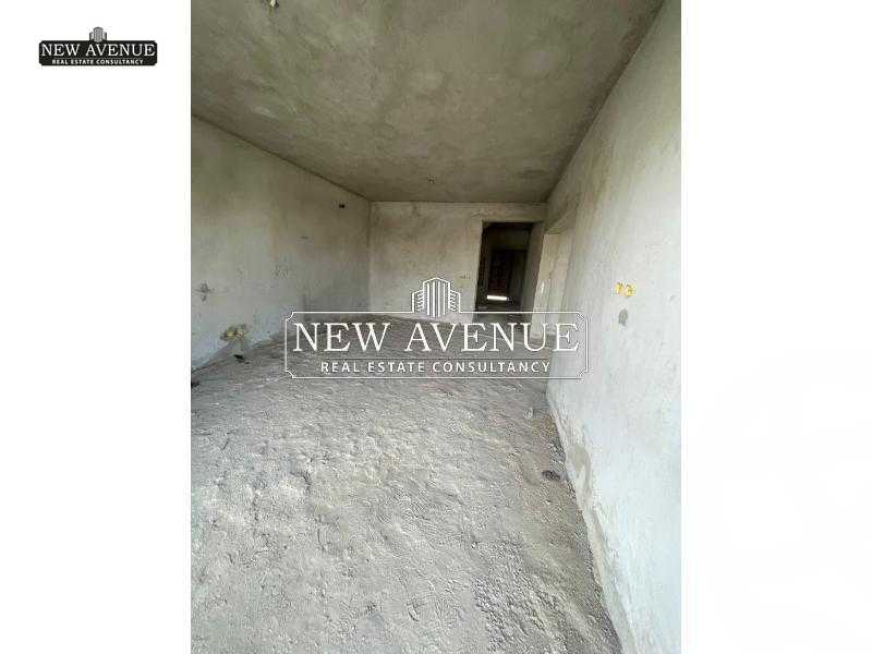 https://aqarmap.com.eg/ar/listing/5741168-for-sale-cairo-new-cairo-compounds-hyde-park-centre-ville-hyde-park
