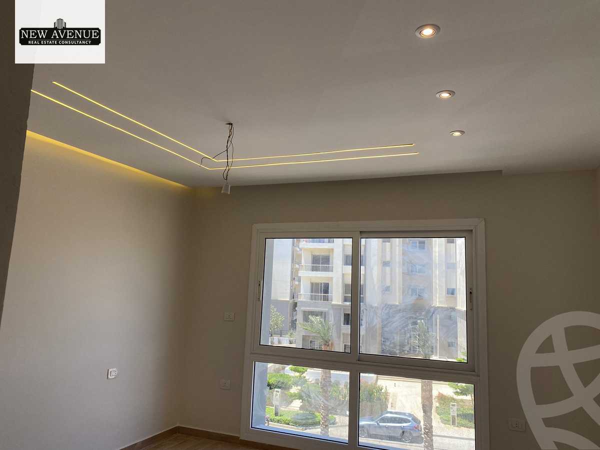https://aqarmap.com.eg/ar/listing/5754931-for-sale-cairo-new-cairo-compounds-hyde-park-centre-ville-hyde-park