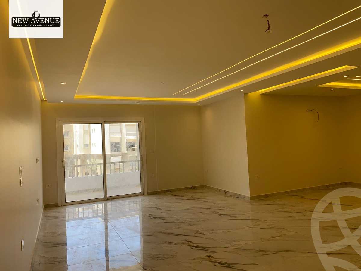 https://aqarmap.com.eg/ar/listing/5754931-for-sale-cairo-new-cairo-compounds-hyde-park-centre-ville-hyde-park