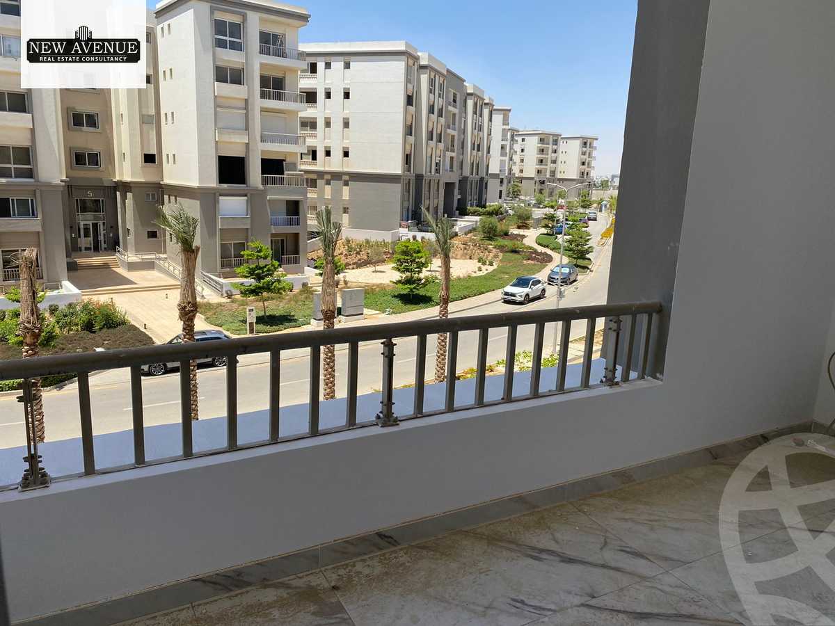 https://aqarmap.com.eg/ar/listing/5754931-for-sale-cairo-new-cairo-compounds-hyde-park-centre-ville-hyde-park