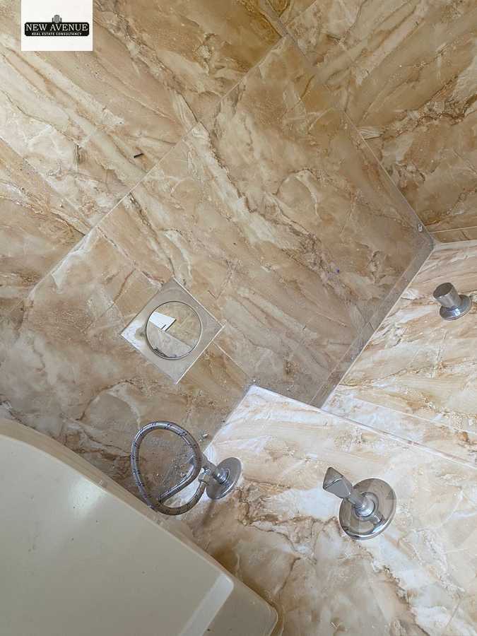 https://aqarmap.com.eg/ar/listing/5754931-for-sale-cairo-new-cairo-compounds-hyde-park-centre-ville-hyde-park