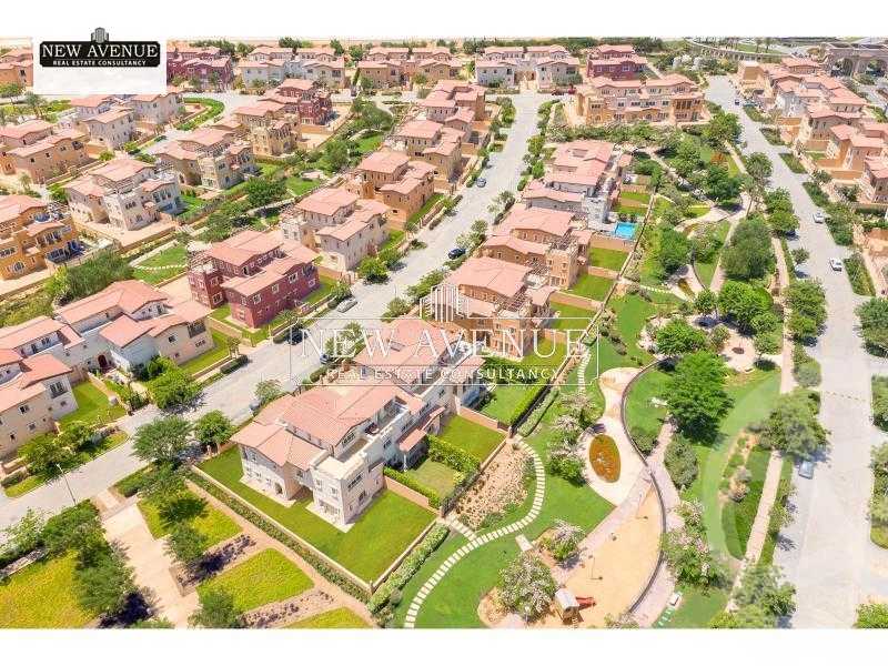 https://aqarmap.com.eg/ar/listing/5758114-for-sale-cairo-new-cairo-compounds-hyde-park-centre-ville-hyde-park