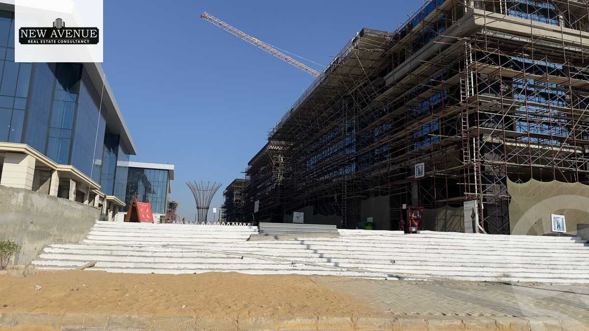 https://aqarmap.com.eg/ar/listing/5810688-for-sale-cairo-new-cairo-compounds-golden-gate-redcon