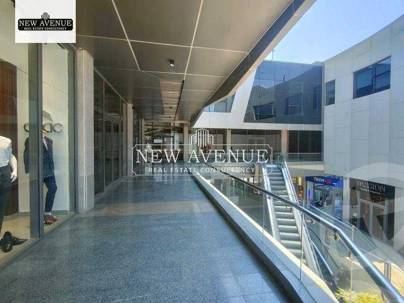 https://aqarmap.com.eg/en/listing/5816446-for-sale-cairo-new-cairo-compounds-dh-yrd-mwl