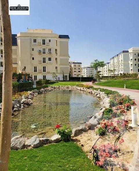 https://aqarmap.com.eg/ar/listing/5825846-for-sale-cairo-new-cairo-compounds-mountain-view-hyde-park