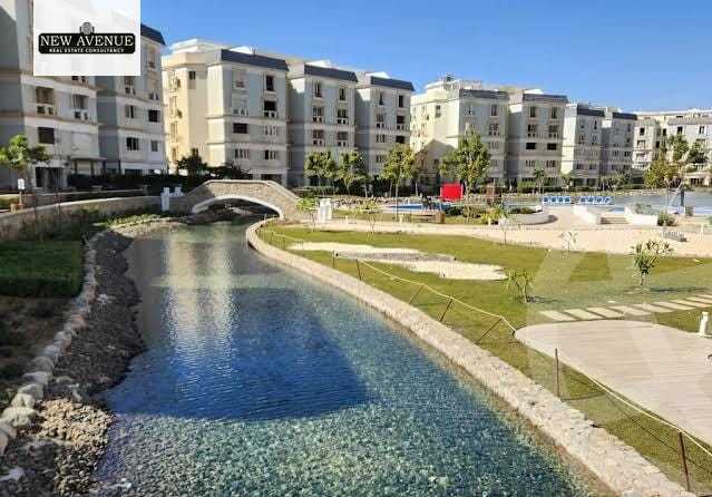 https://aqarmap.com.eg/ar/listing/5825846-for-sale-cairo-new-cairo-compounds-mountain-view-hyde-park