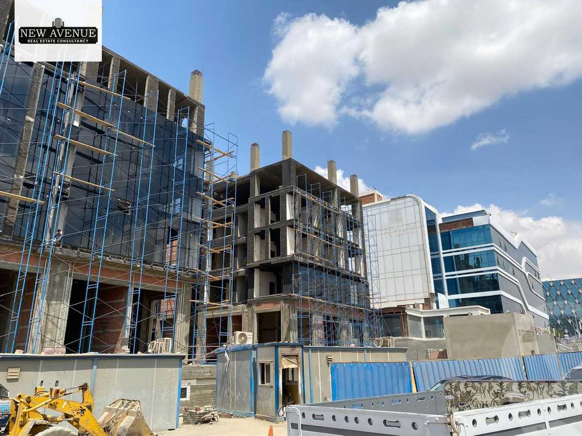 https://aqarmap.com.eg/ar/listing/5839540-for-sale-cairo-new-cairo-compounds-yjwl-mwl-b-wyd