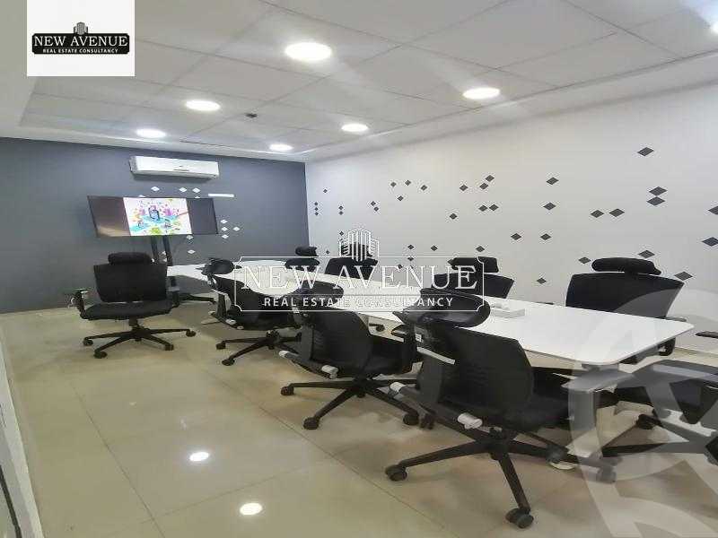 https://aqarmap.com.eg/en/listing/5842995-for-sale-cairo-new-cairo-compounds-golden-gate-redcon