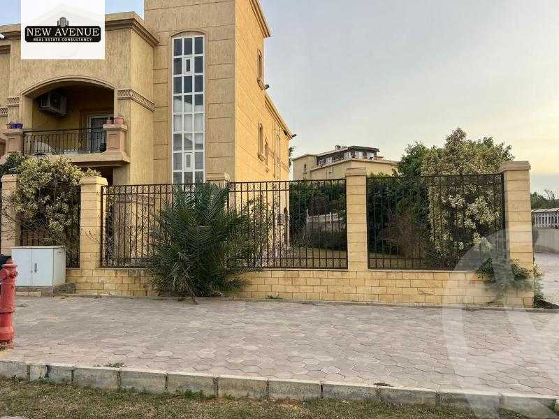 https://aqarmap.com.eg/en/listing/5859944-for-sale-cairo-new-cairo-lrhb-city-phase-1-ahmed-rami-st