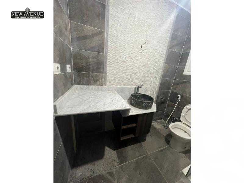 https://aqarmap.com.eg/en/listing/5864054-for-sale-cairo-new-cairo-lrhb-city-phase-1-ahmed-rami-st
