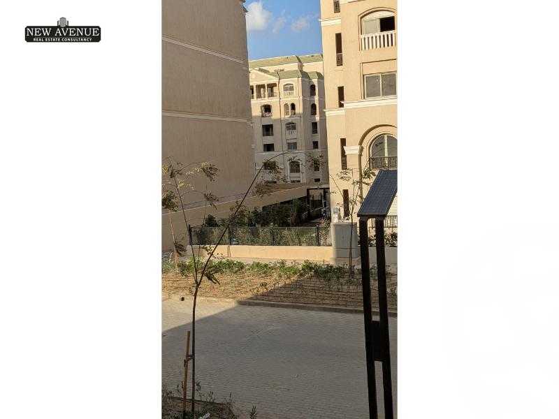 https://aqarmap.com.eg/en/listing/5881253-for-sale-cairo-new-cairo-lmstqbl-syty-compounds-lavenir