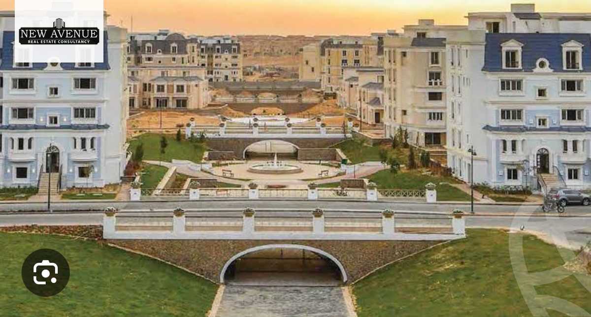https://aqarmap.com.eg/ar/listing/5890954-for-sale-cairo-new-cairo-compounds-mountain-view-hyde-park