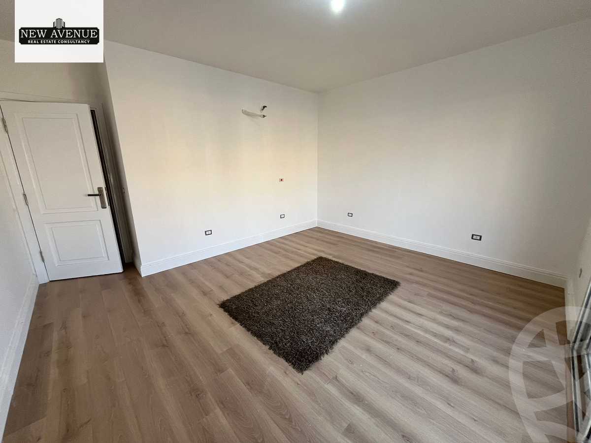 https://aqarmap.com.eg/ar/listing/5890954-for-sale-cairo-new-cairo-compounds-mountain-view-hyde-park