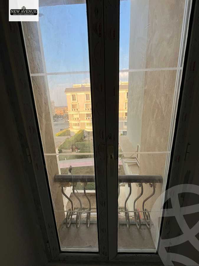 https://aqarmap.com.eg/ar/listing/5890954-for-sale-cairo-new-cairo-compounds-mountain-view-hyde-park