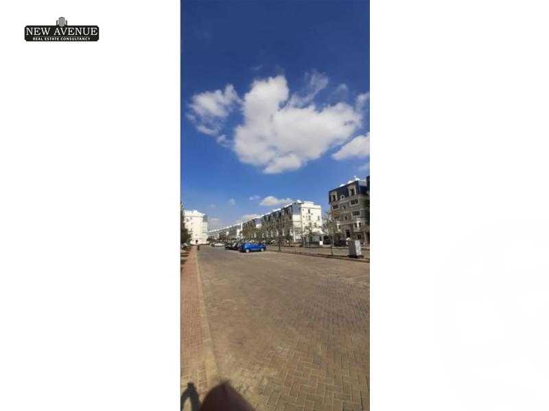 https://aqarmap.com.eg/ar/listing/5918840-for-sale-cairo-new-cairo-compounds-mountain-view-hyde-park