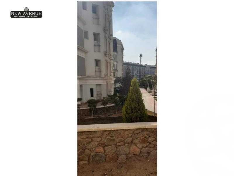https://aqarmap.com.eg/ar/listing/5918840-for-sale-cairo-new-cairo-compounds-mountain-view-hyde-park