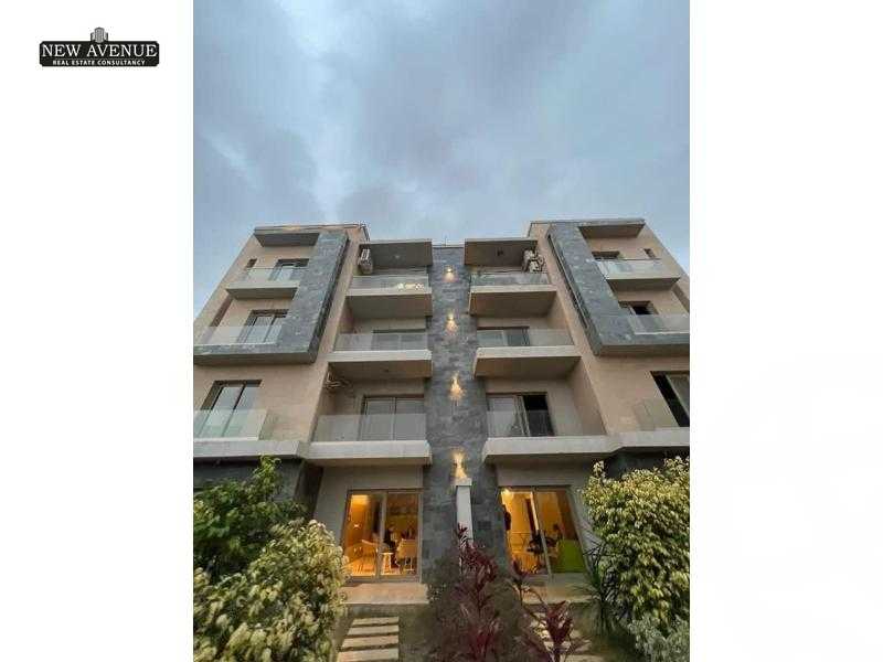 https://aqarmap.com.eg/en/listing/5923990-for-sale-cairo-new-cairo-compounds-moon-valley