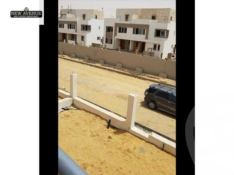 https://aqarmap.com.eg/en/listing/5936548-for-sale-cairo-new-cairo-compounds-hyde-park