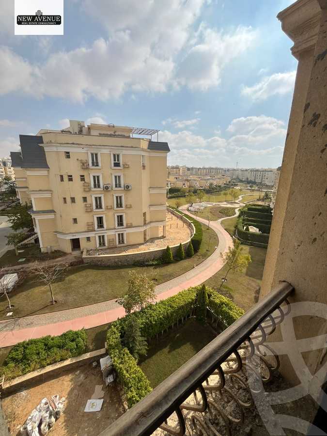 https://aqarmap.com.eg/en/listing/5937660-for-sale-cairo-new-cairo-compounds-mountain-view-hyde-park