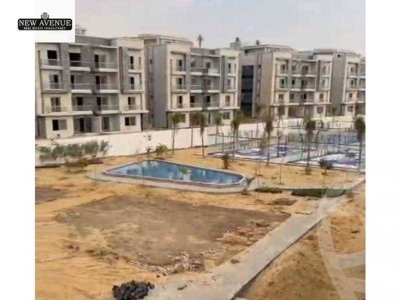 https://aqarmap.com.eg/ar/listing/5937849-for-sale-cairo-new-cairo-compounds-moon-valley