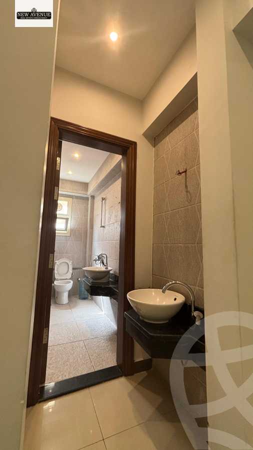 https://aqarmap.com.eg/ar/listing/5939143-for-sale-cairo-new-cairo-compounds-hyde-park-centre-ville-hyde-park