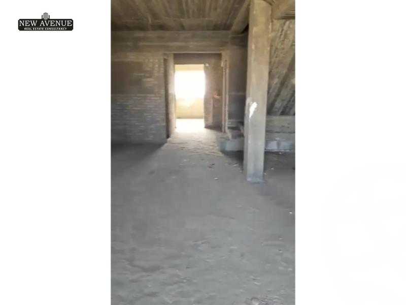 https://aqarmap.com.eg/en/listing/5960182-for-sale-cairo-new-cairo-compounds-mountain-view-hyde-park