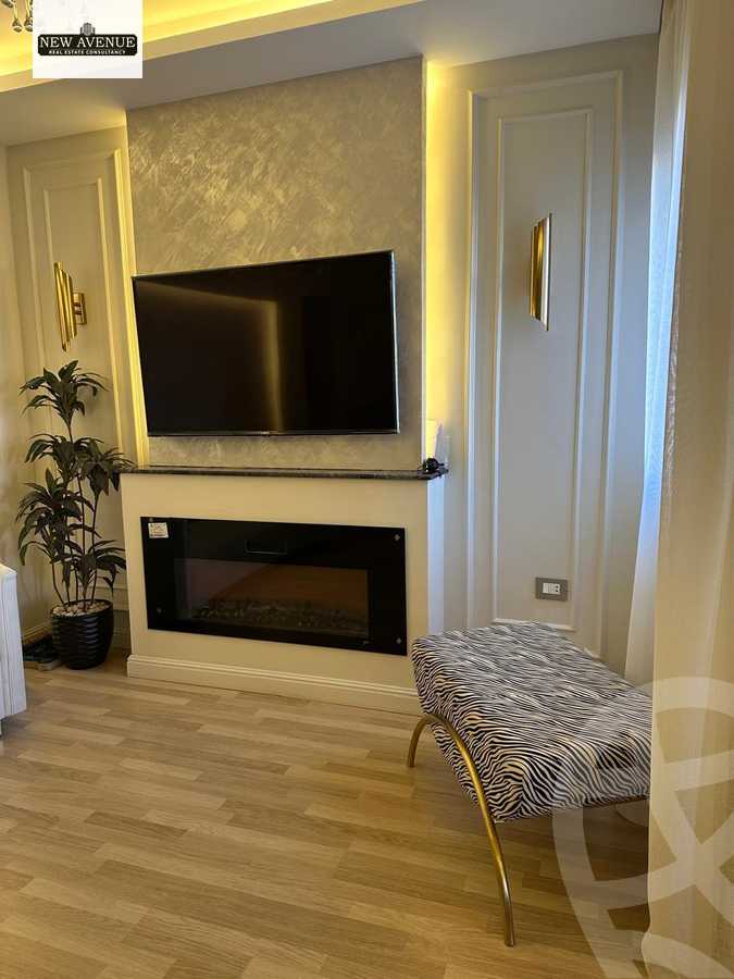 https://aqarmap.com.eg/en/listing/5990175-for-sale-cairo-new-cairo-compounds-mountain-view-hyde-park