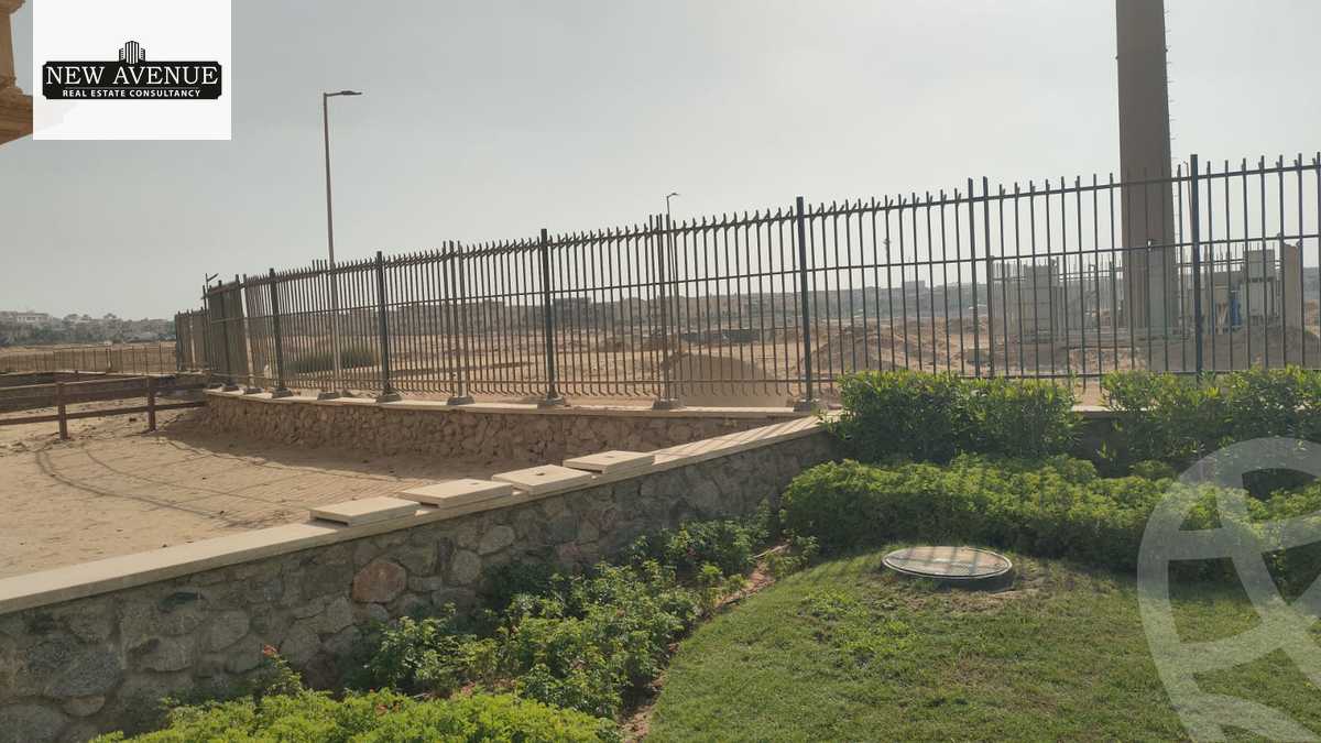 https://aqarmap.com.eg/en/listing/5996976-for-sale-cairo-new-cairo-compounds-mountain-view-hyde-park
