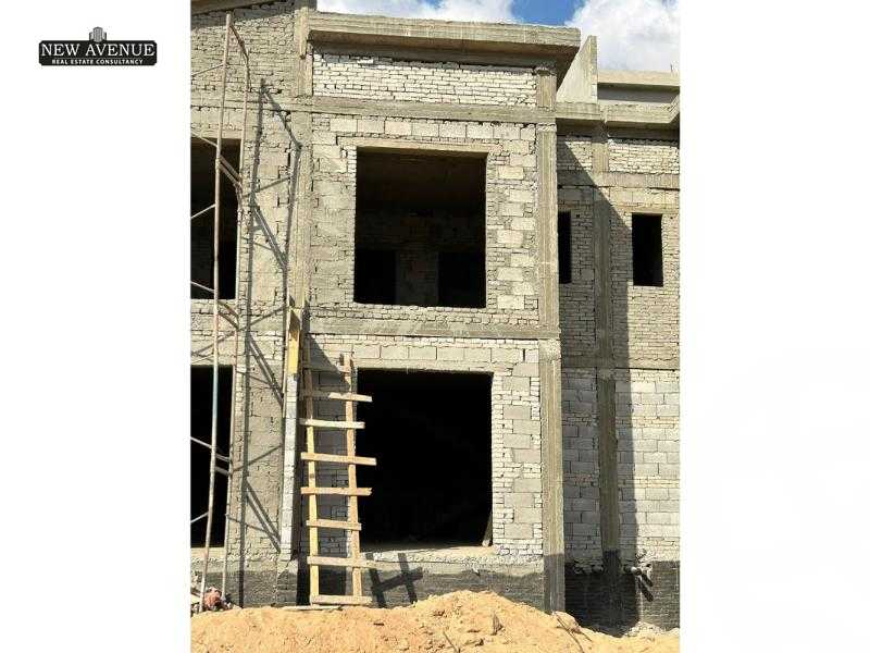 https://aqarmap.com.eg/en/listing/6003429-for-sale-cairo-new-cairo-compounds-kmbwnd-kryk-twn-il-cazar