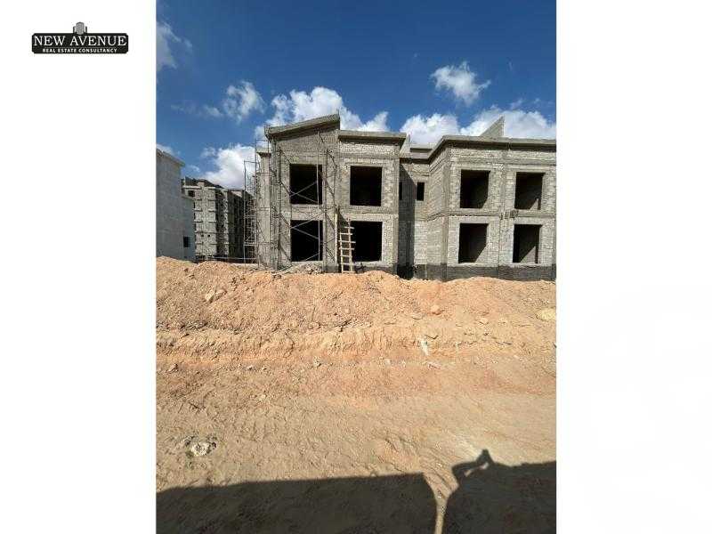 https://aqarmap.com.eg/en/listing/6003429-for-sale-cairo-new-cairo-compounds-kmbwnd-kryk-twn-il-cazar