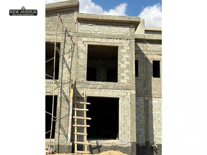 https://aqarmap.com.eg/en/listing/6003429-for-sale-cairo-new-cairo-compounds-kmbwnd-kryk-twn-il-cazar