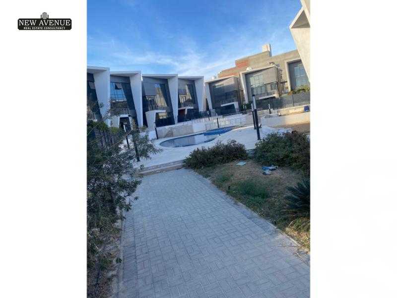 https://aqarmap.com.eg/en/listing/6003518-for-sale-cairo-el-shorouk-compounds-life-view