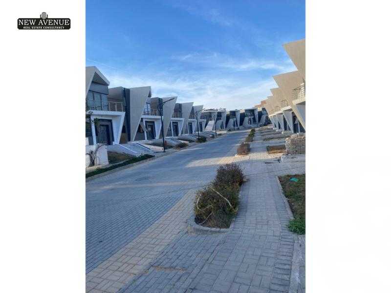 https://aqarmap.com.eg/en/listing/6003518-for-sale-cairo-el-shorouk-compounds-life-view