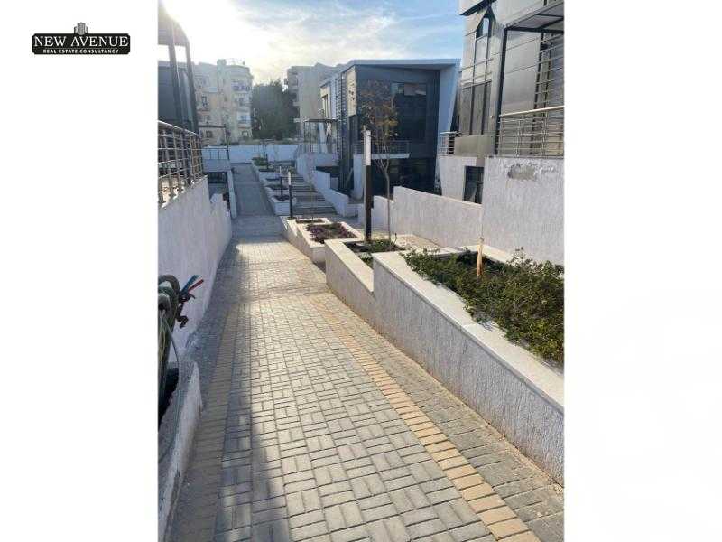 https://aqarmap.com.eg/en/listing/6003518-for-sale-cairo-el-shorouk-compounds-life-view