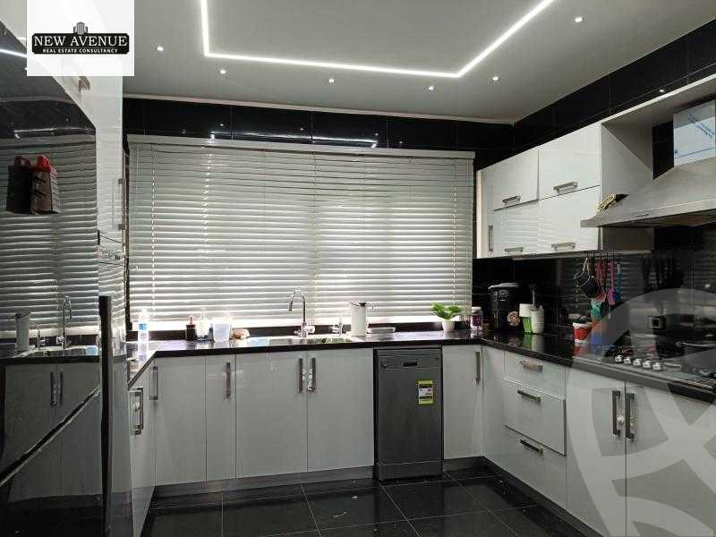 https://aqarmap.com.eg/ar/listing/6036567-for-sale-cairo-new-cairo-compounds-mountain-view-hyde-park