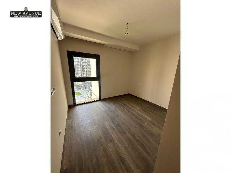 https://aqarmap.com.eg/en/listing/6037217-for-sale-cairo-el-sheikh-zayed-city-compounds-zyd-wr-llttwyr-park-towers-zed-el-sheikh-zayed-compound