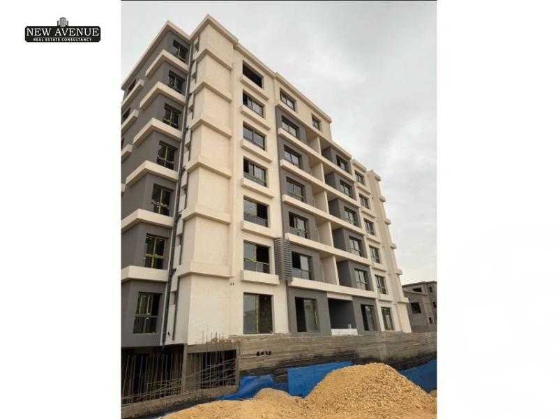 https://aqarmap.com.eg/en/listing/6083281-for-sale-cairo-new-cairo-compounds-kmbwnd-kryk-twn-il-cazar